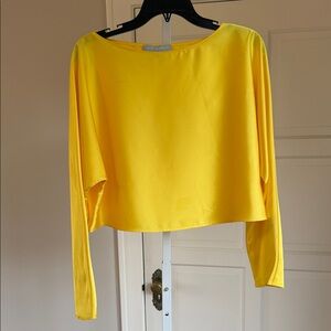 Antonio Melani silky Yellow Women's crop shirt